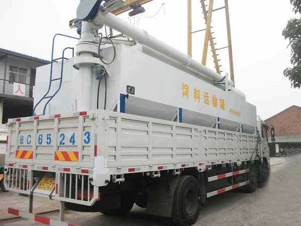 散裝飼料運(yùn)輸罐