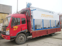 散裝飼料運(yùn)輸車