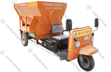 電動式牛羊喂料車