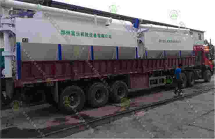 15噸散裝飼料運(yùn)輸車（甘肅客戶）